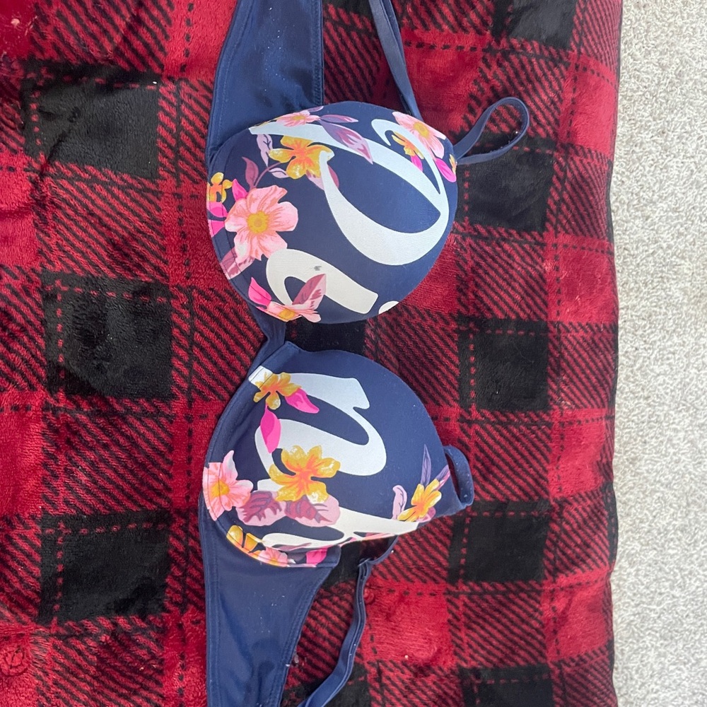 Everywhere t-shirt bra